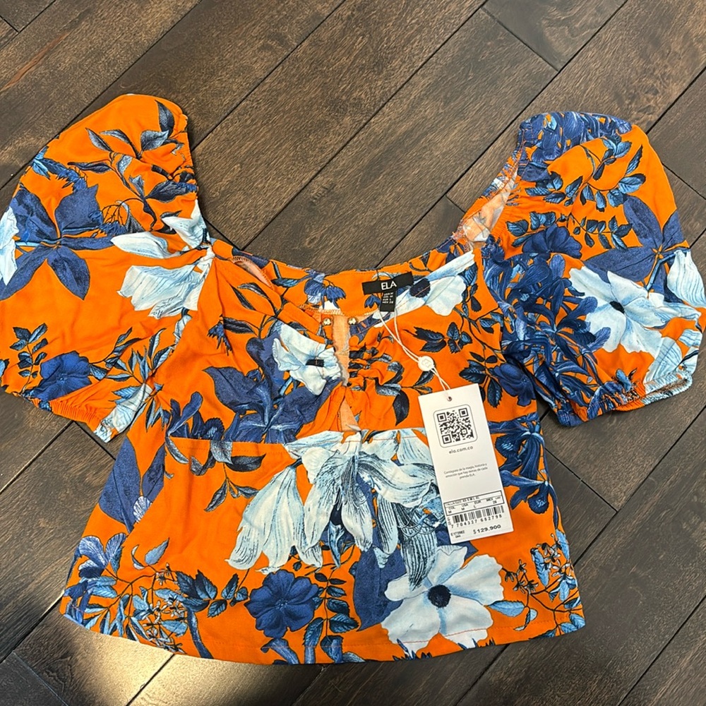ELA crop top size medium